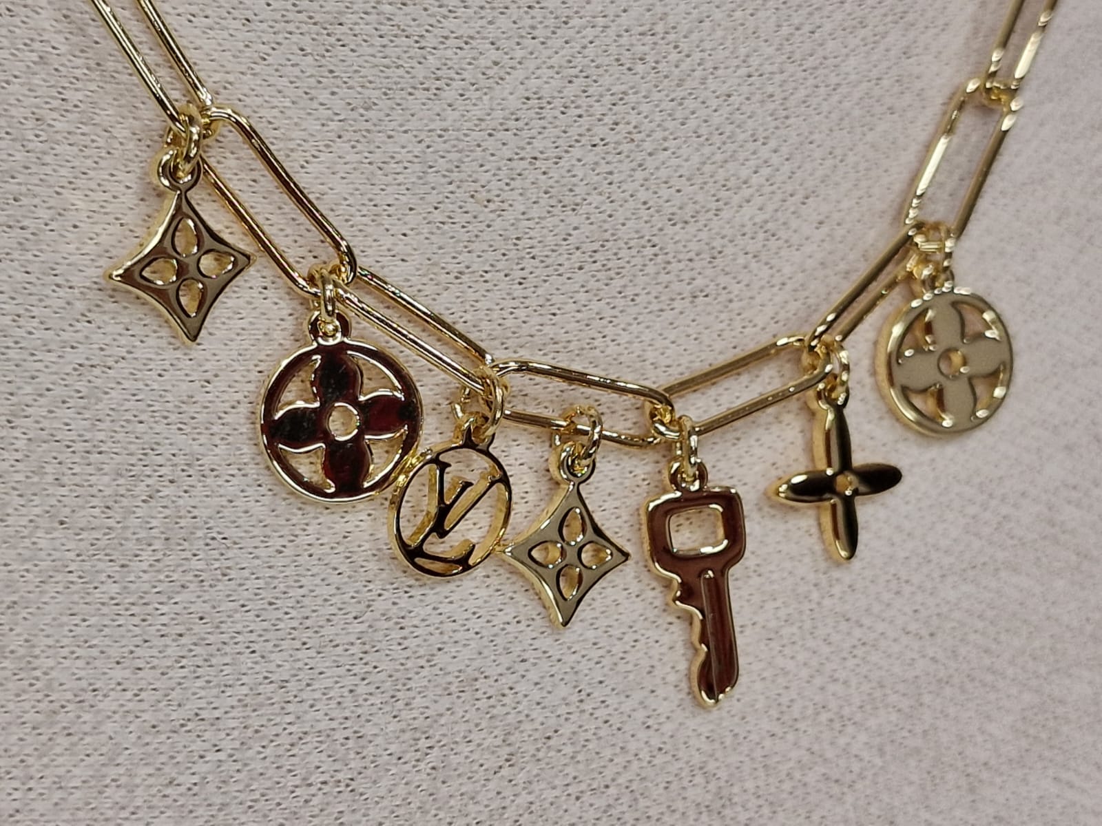 Дамско колие Louis Vuitton
