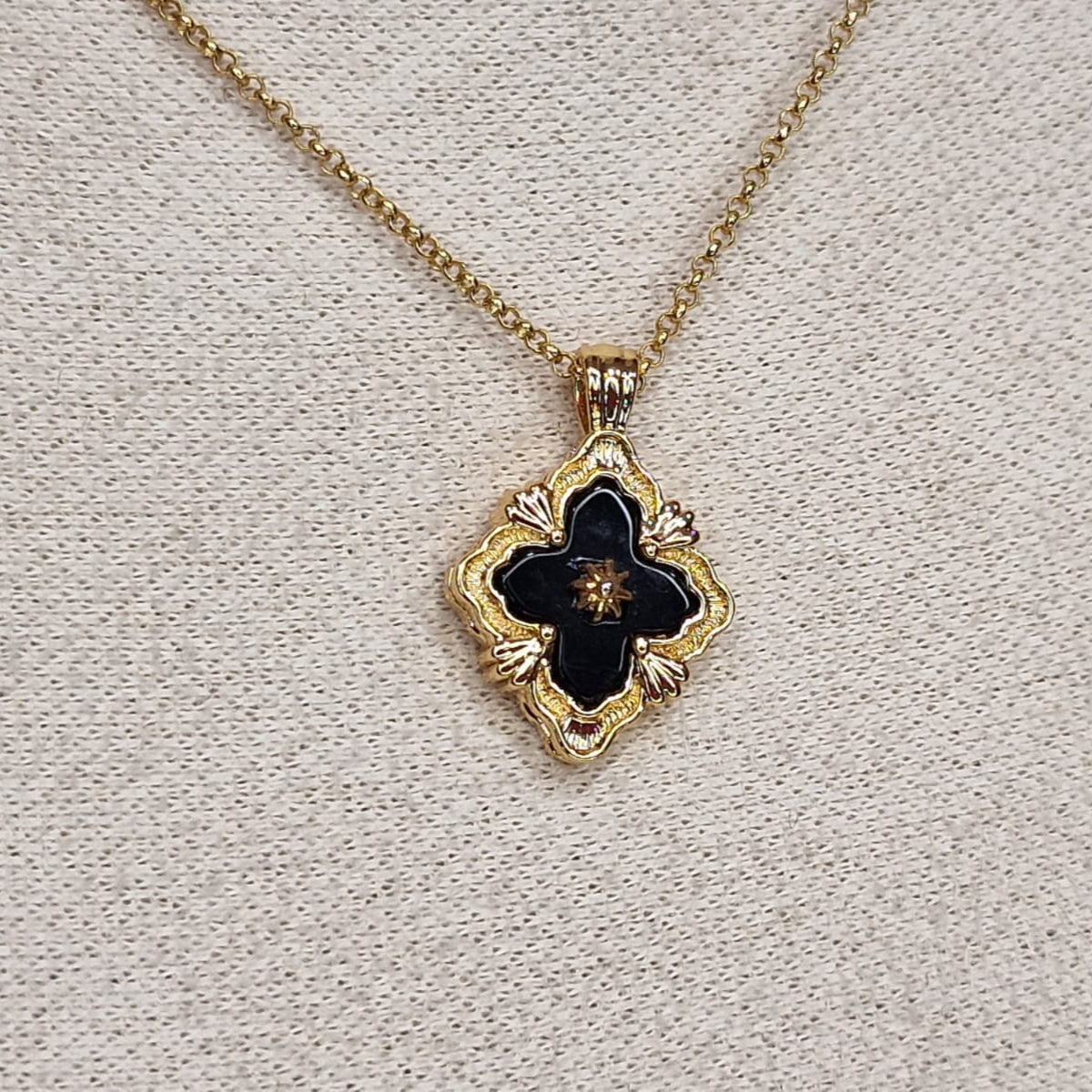 Дамско колие Floral Shaped