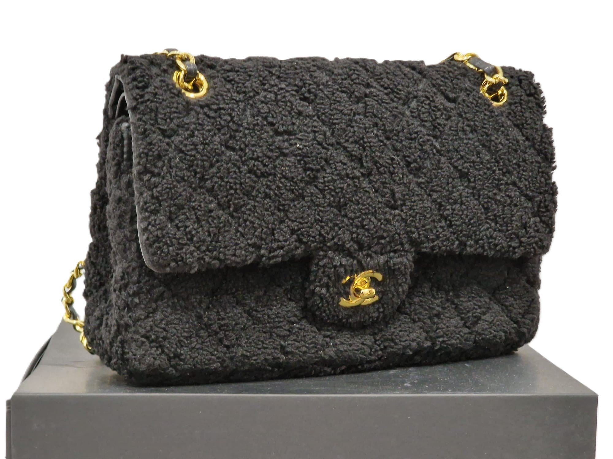Дамска пухена чанта Chanel