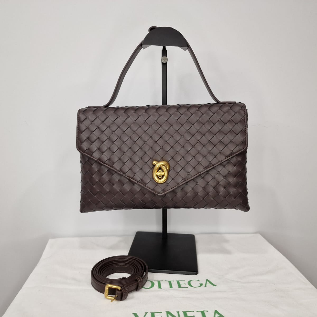 Дамска чанта Bottega Veneta от естествена кожа