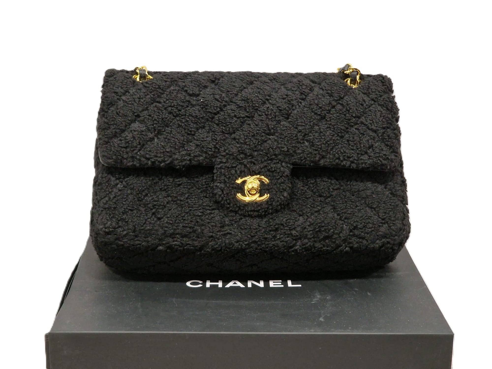 Дамска пухена чанта Chanel